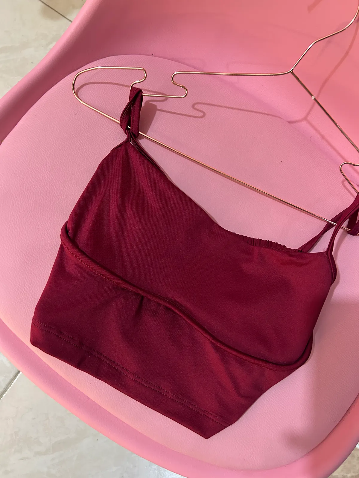 Crop Top Bustier Vino Tinto con Doble Costura